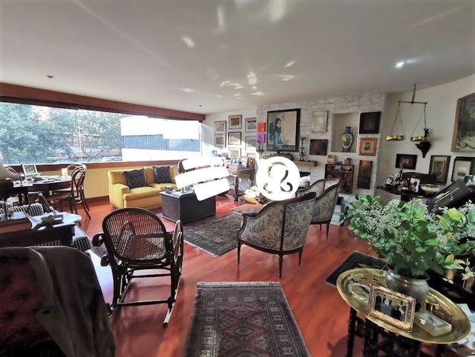 Apartamento de 3 alcobas en venta en Los Rosales, Bogotá, 284 m² · foto 2 de 22