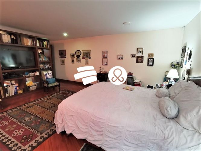 Apartamento de 3 alcobas en venta en Los Rosales, Bogotá, 284 m² · foto 15 de 22
