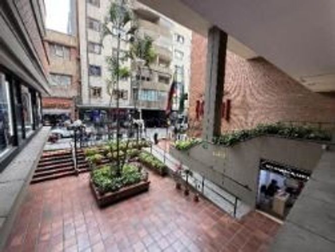 Oficina en venta en La Candelaria, Medellín, 91 m² · foto 2 de 10