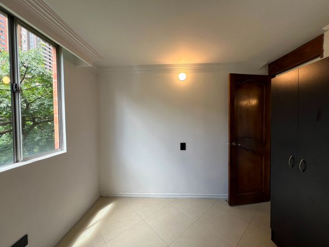 Apartamento de 2 alcobas en arriendo en Castropol, Medellín, 55 m² · foto 9 de 14