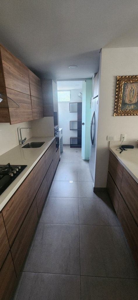 Apartamento en arriendo en Castropol, Medellín · foto 2 de 22