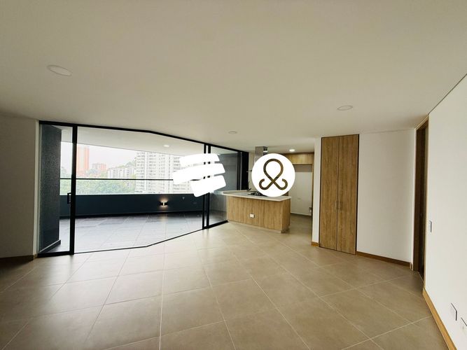 Apartamento de 3 alcobas en venta en Loma Del Indio, Medellín, 111 m² · foto 3 de 15