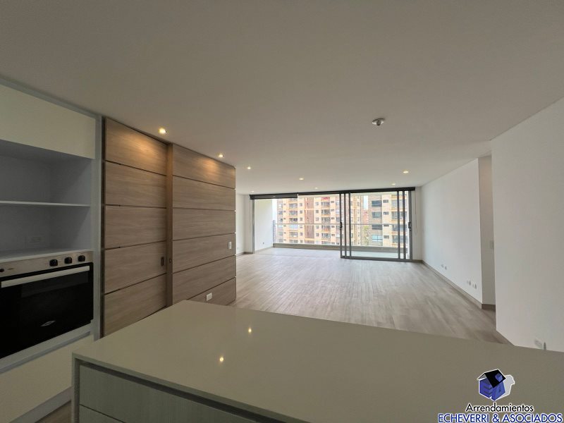 Apartamento en arriendo en Loma De Las Brujas, Envigado · foto 7 de 22
