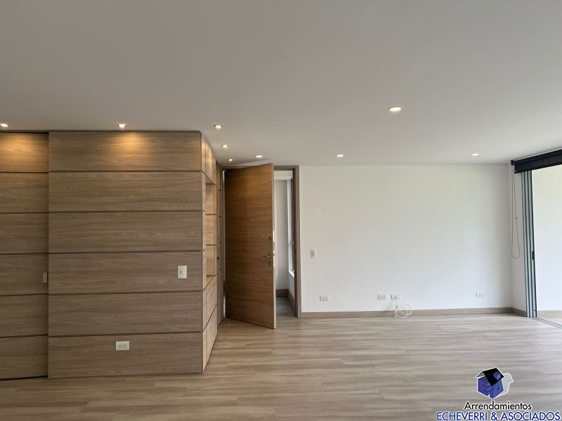 Apartamento en arriendo en Loma De Las Brujas, Envigado · foto 6 de 22