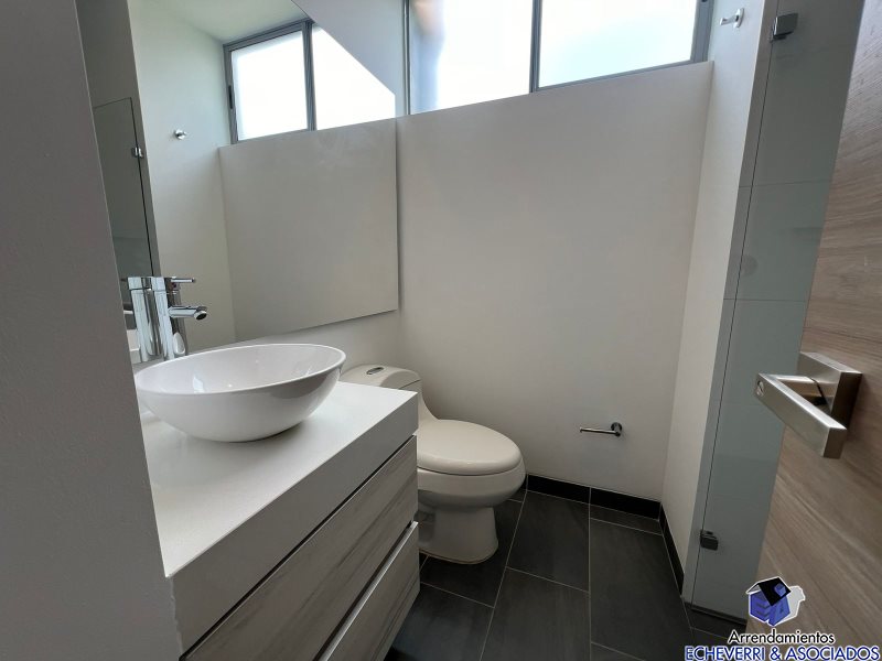 Apartamento en arriendo en Loma De Las Brujas, Envigado · foto 19 de 22