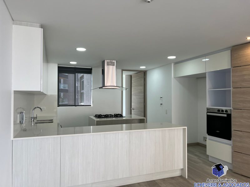 Apartamento en arriendo en Loma De Las Brujas, Envigado · foto 9 de 22