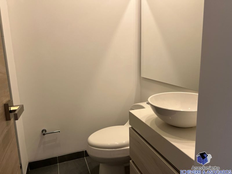 Apartamento en arriendo en Loma De Las Brujas, Envigado · foto 20 de 22