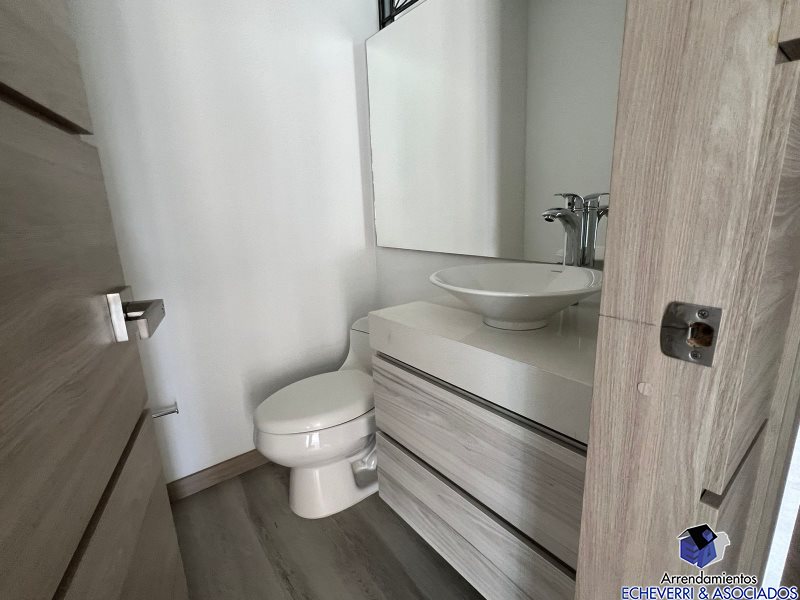 Apartamento en arriendo en Loma De Las Brujas, Envigado · foto 21 de 22