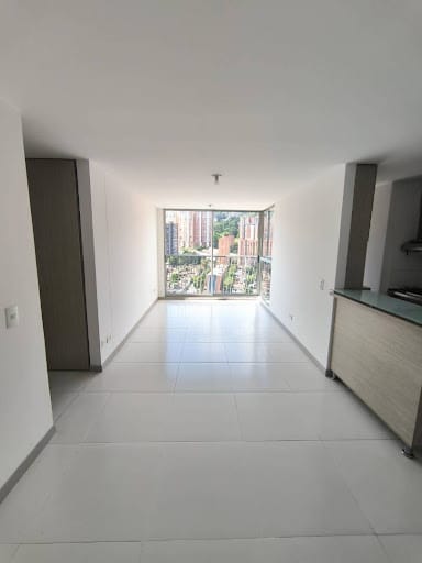 Apartamento de 3 alcobas en arriendo en Manuel Restrepo, Sabaneta, 77 m² · foto 2 de 15