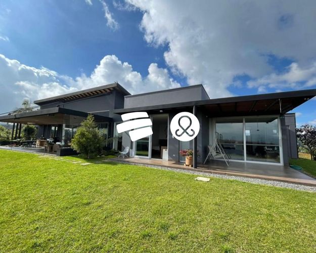 Casa de 3 alcobas en venta en Las Palmas, Envigado, 1625 m² · foto 5 de 8