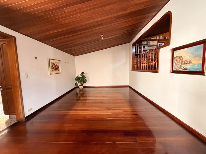 Casa en venta en Santa Barbara, Bogotá · foto 3 de 24