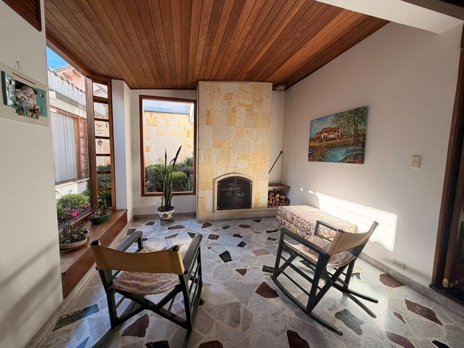Casa en venta en Santa Barbara, Bogotá · foto 8 de 24