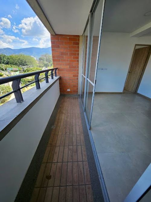 Apartamento de 2 alcobas en venta en Fatima, Itagüí, 63 m² · foto 9 de 18