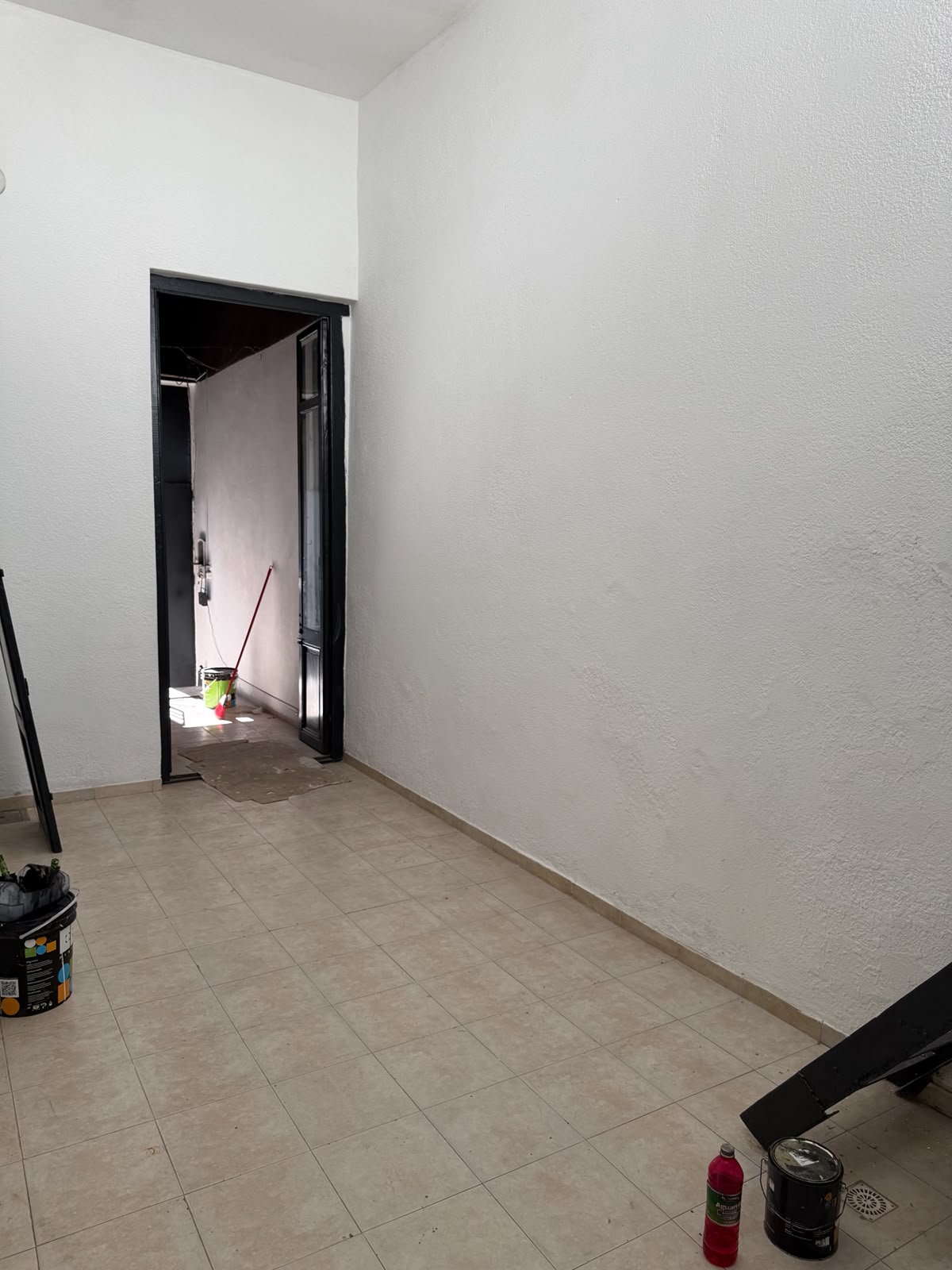 Casa para Deposito y Oficina a metros de Arenal Grande