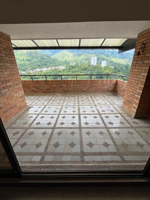 Apartamento de 3 alcobas en venta en Cabecera Del Llano, Bucaramanga, 166 m² · foto 2 de 20