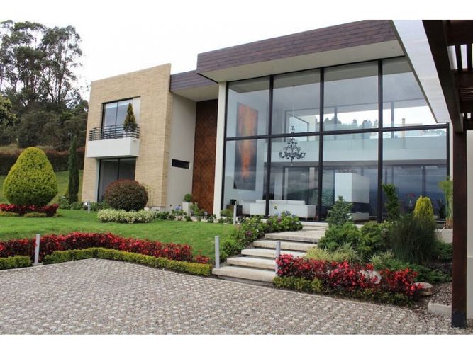 Casa de 3 alcobas en venta en Yerbabuena, Chía, 550 m² · foto 2 de 23