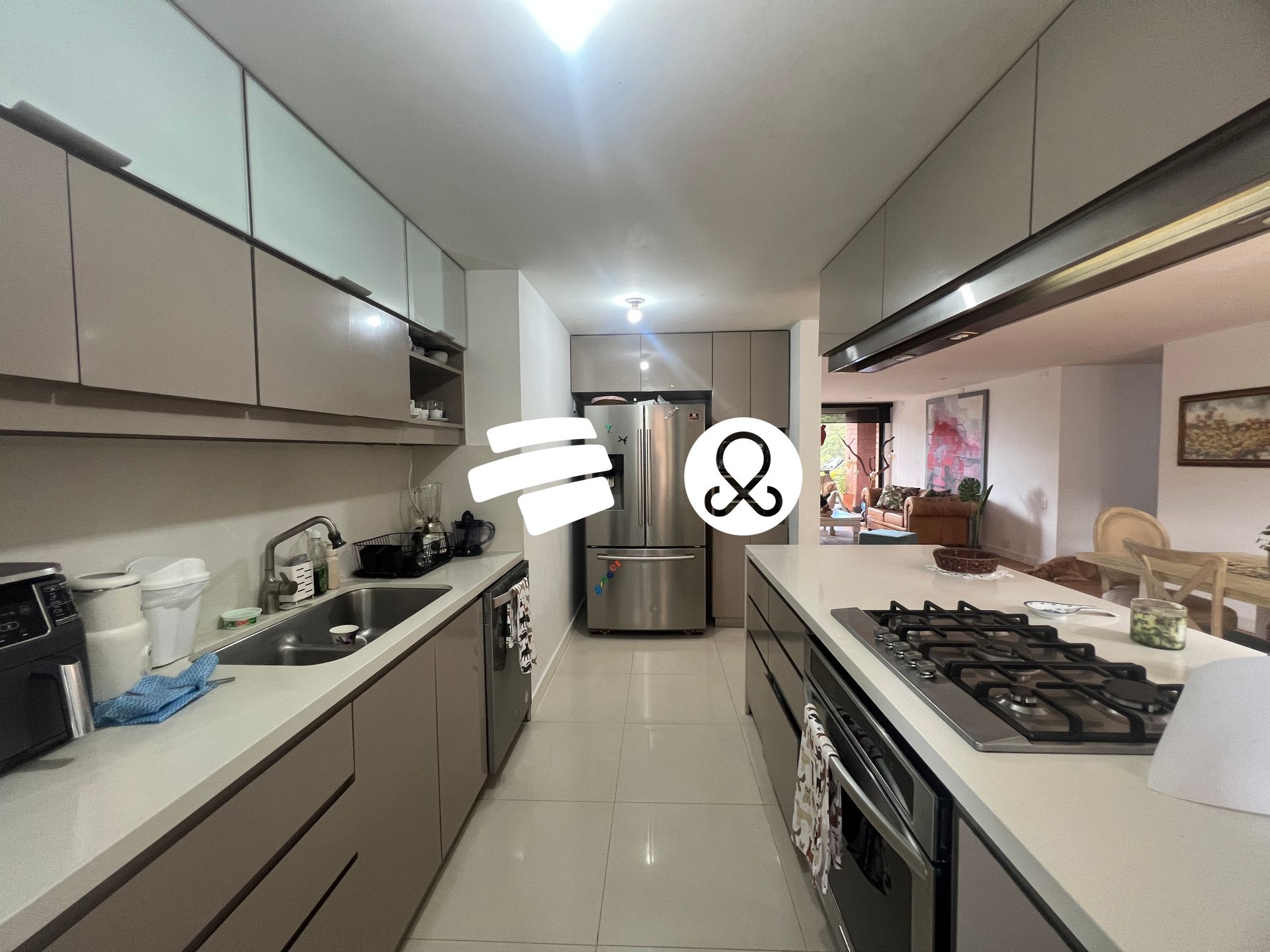 Apartamento en venta en El Poblado, Medellín · foto 3 de 24