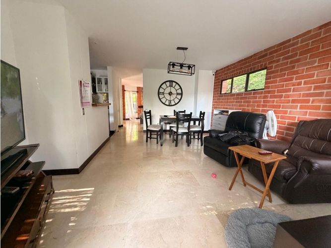 Casa de 4 alcobas en venta en El Carmelo, Sabaneta, 291 m² · foto 12 de 24