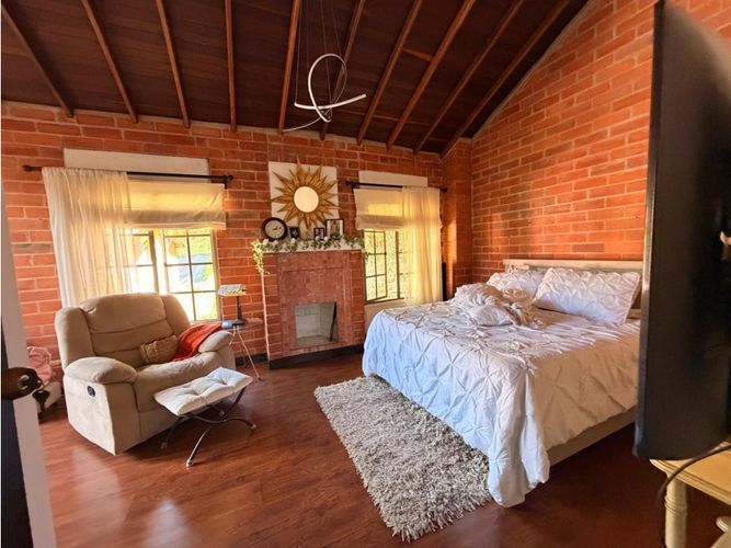 Casa de 4 alcobas en venta en El Carmelo, Sabaneta, 291 m² · foto 15 de 24