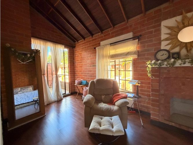 Casa de 4 alcobas en venta en El Carmelo, Sabaneta, 291 m² · foto 16 de 24