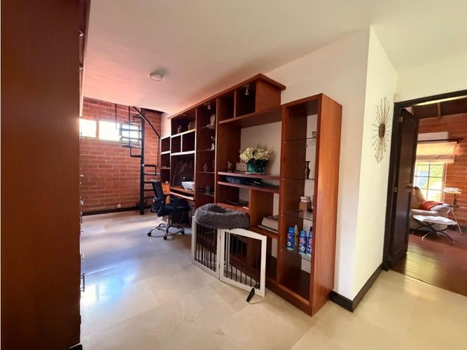 Casa de 4 alcobas en venta en El Carmelo, Sabaneta, 291 m² · foto 19 de 24