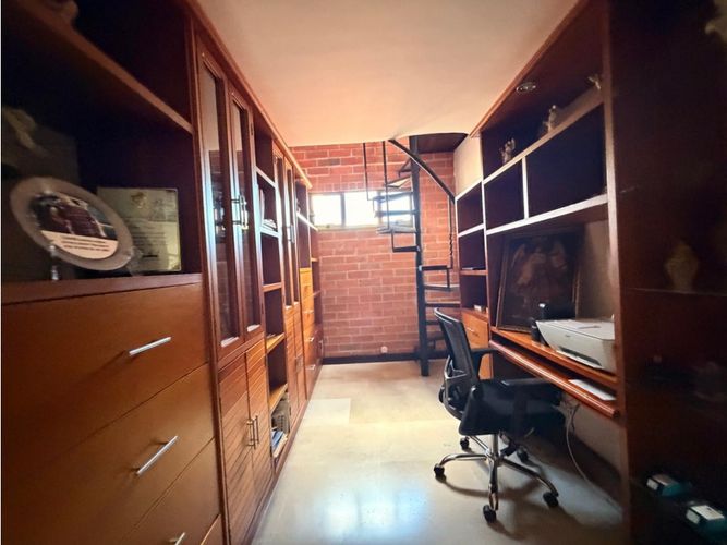 Casa de 4 alcobas en venta en El Carmelo, Sabaneta, 291 m² · foto 21 de 24