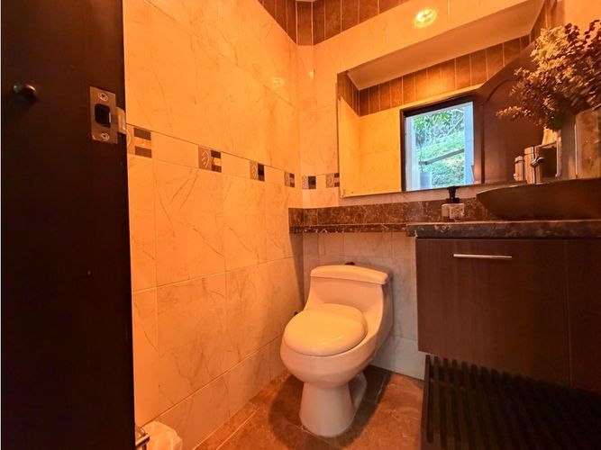 Casa de 4 alcobas en venta en El Carmelo, Sabaneta, 291 m² · foto 22 de 24