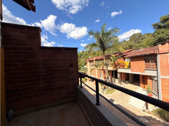 Casa de 4 alcobas en venta en El Carmelo, Sabaneta, 291 m² · foto 23 de 24
