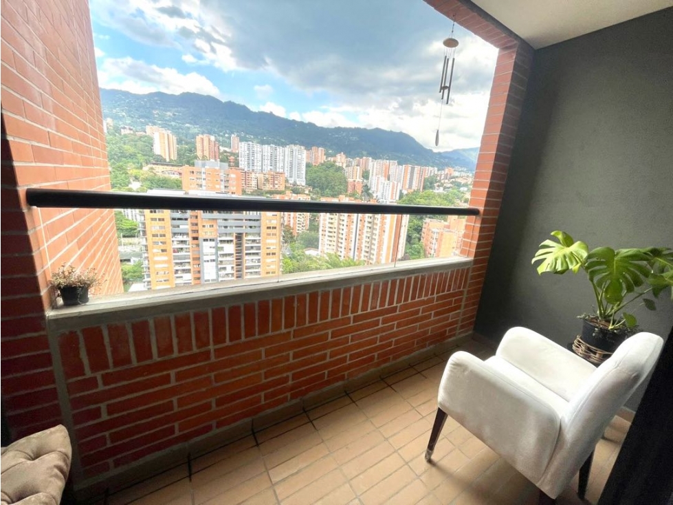 Apartamento en venta en Loma Linda, Envigado · foto 2 de 24