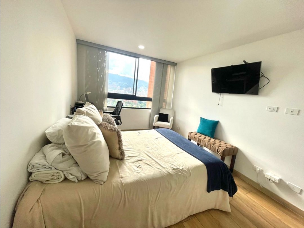 Apartamento en venta en Loma Linda, Envigado · foto 5 de 24