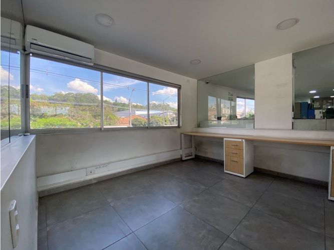 Bodega en arriendo en Rodeo Alto, Medellín, 145 m² · foto 4 de 11