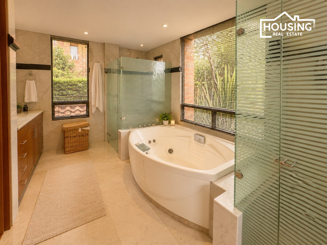Casa de 4 alcobas en venta en Cerros De Suba, Bogotá, 370 m² · foto 4 de 17