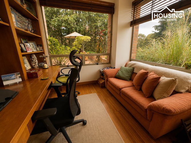 Casa de 4 alcobas en venta en Cerros De Suba, Bogotá, 370 m² · foto 9 de 17