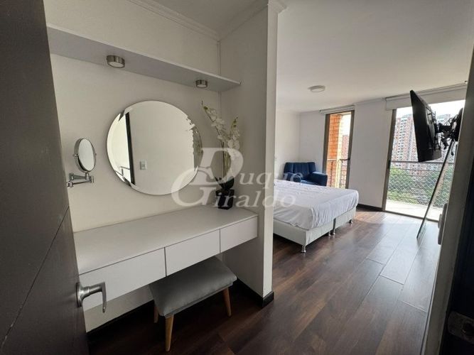 Apartamento de 3 alcobas en venta en Castropol, Medellín, 158 m² · foto 12 de 23