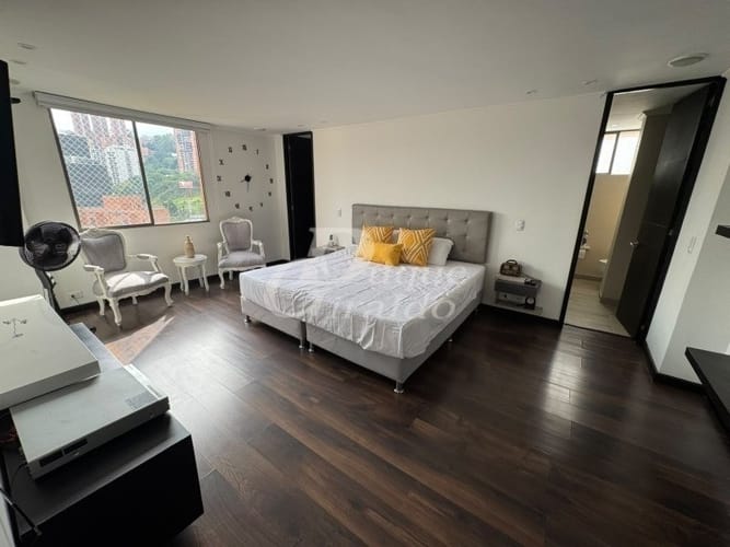 Apartamento de 3 alcobas en venta en Castropol, Medellín, 158 m² · foto 19 de 23