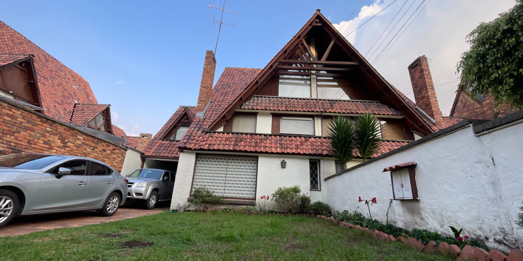 Casa en venta en Colina Campestre, Bogotá · foto 2 de 24