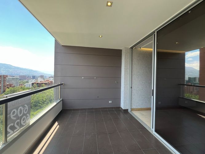 Apartamento de 3 alcobas en arriendo en El Poblado, Medellín, 169 m² · foto 2 de 20