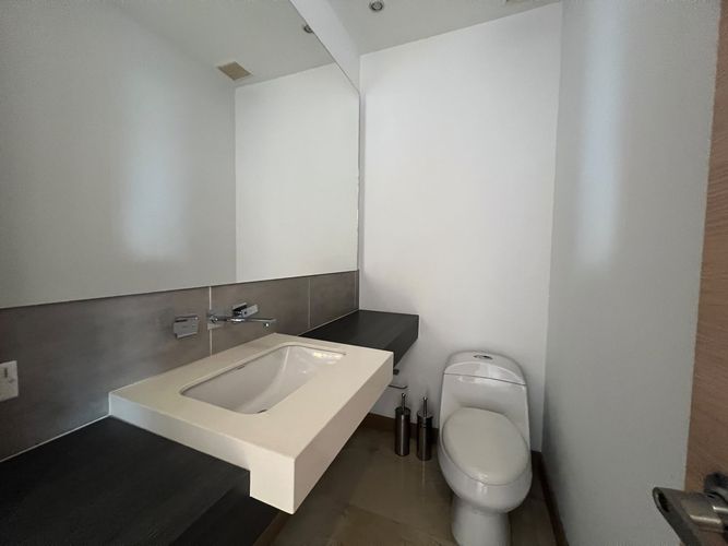 Apartamento de 3 alcobas en arriendo en El Poblado, Medellín, 169 m² · foto 13 de 20