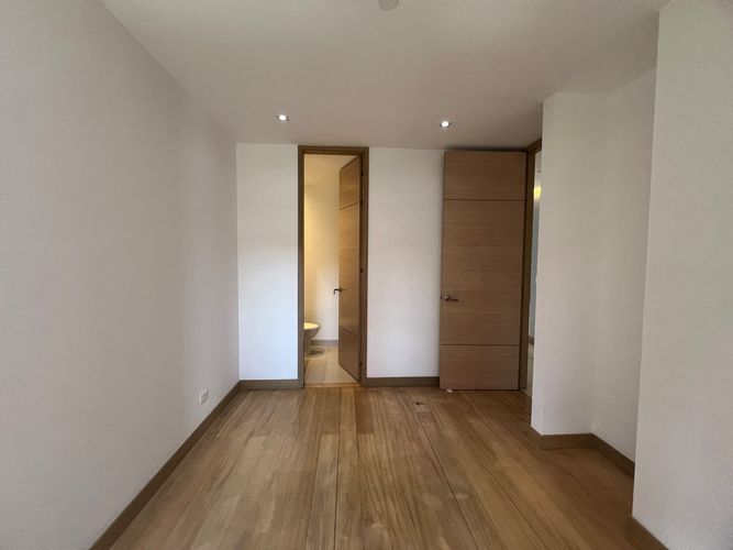 Apartamento de 3 alcobas en arriendo en El Poblado, Medellín, 169 m² · foto 18 de 20