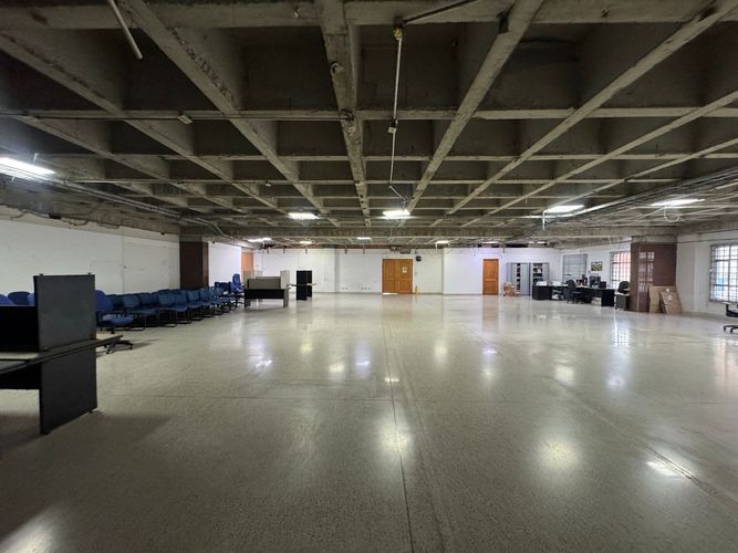 Oficina en arriendo en El Poblado, Medellín, 448 m² · foto 5 de 20