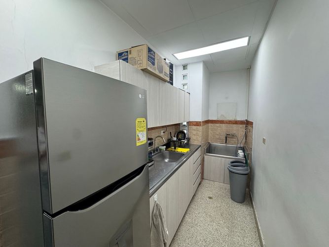 Oficina en arriendo en El Poblado, Medellín, 448 m² · foto 6 de 20