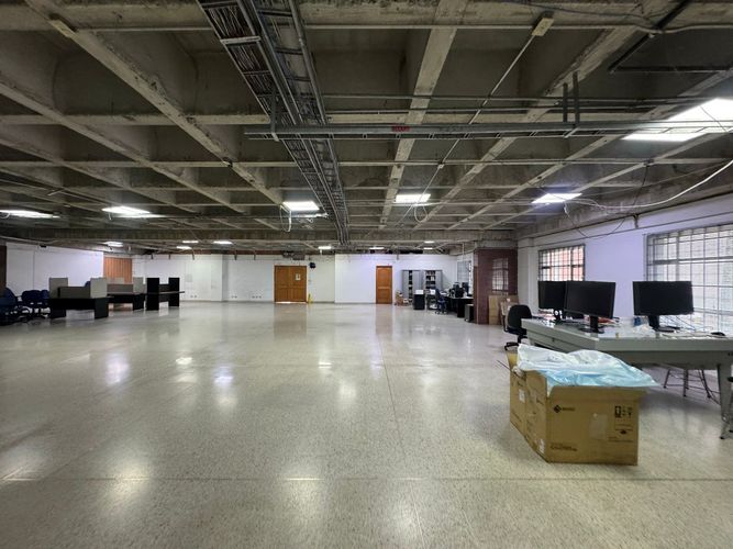 Oficina en arriendo en El Poblado, Medellín, 448 m² · foto 17 de 20