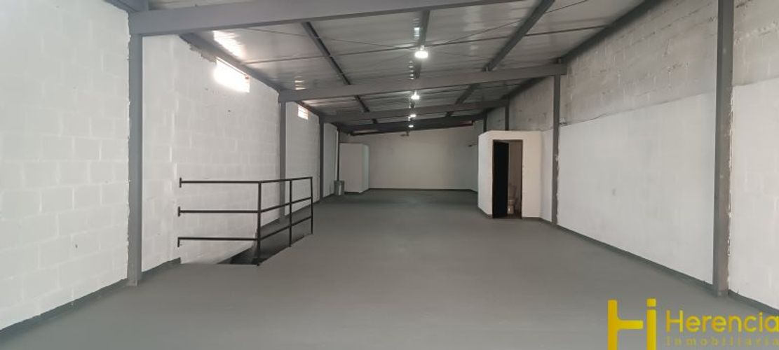 Bodega en arriendo en Cristo Rey, Medellín, 170 m² · foto 4 de 12