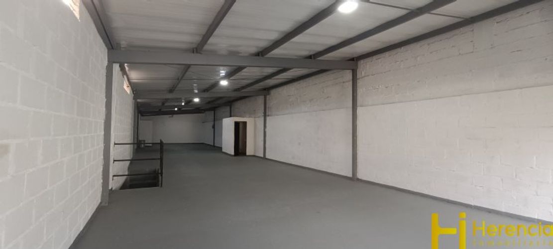 Bodega en arriendo en Cristo Rey, Medellín, 170 m² · foto 5 de 12