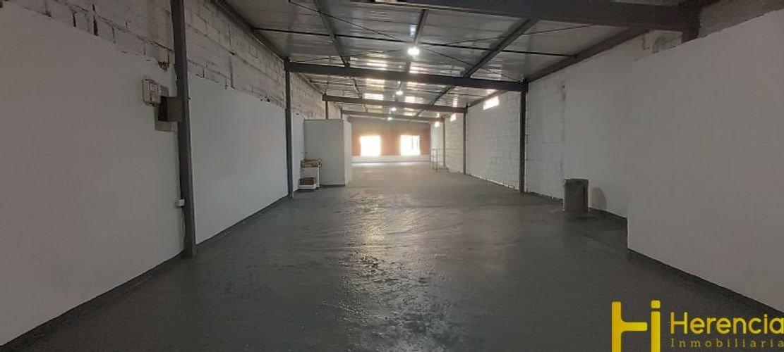 Bodega en arriendo en Cristo Rey, Medellín, 170 m² · foto 7 de 12