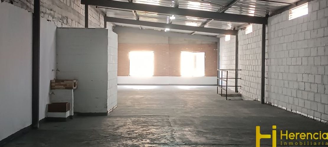 Bodega en arriendo en Cristo Rey, Medellín, 170 m² · foto 9 de 12