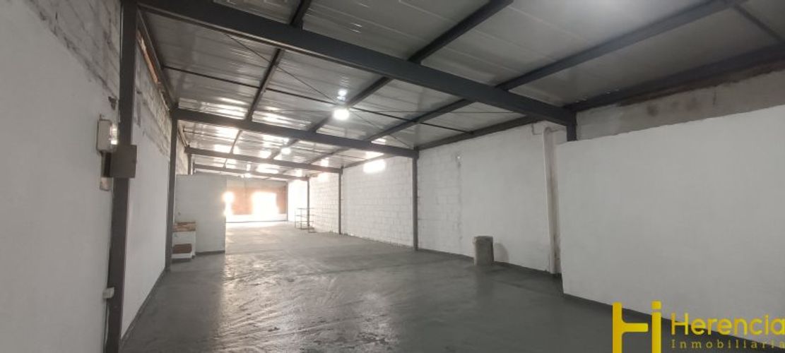Bodega en arriendo en Cristo Rey, Medellín, 170 m² · foto 10 de 12