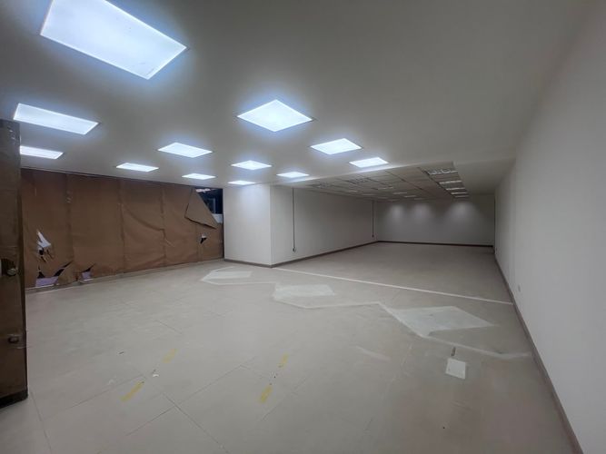 Local en venta en Sector Plaza De Bolivar, Pereira, 352 m² · foto 2 de 8
