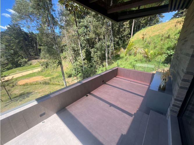Casa de 3 alcobas en arriendo en Las Palmas, Envigado, 331 m² · foto 7 de 24