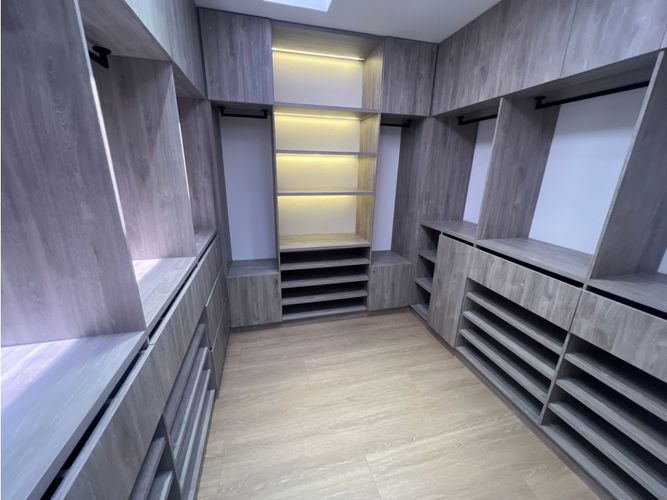 Casa de 3 alcobas en arriendo en Las Palmas, Envigado, 331 m² · foto 14 de 24
